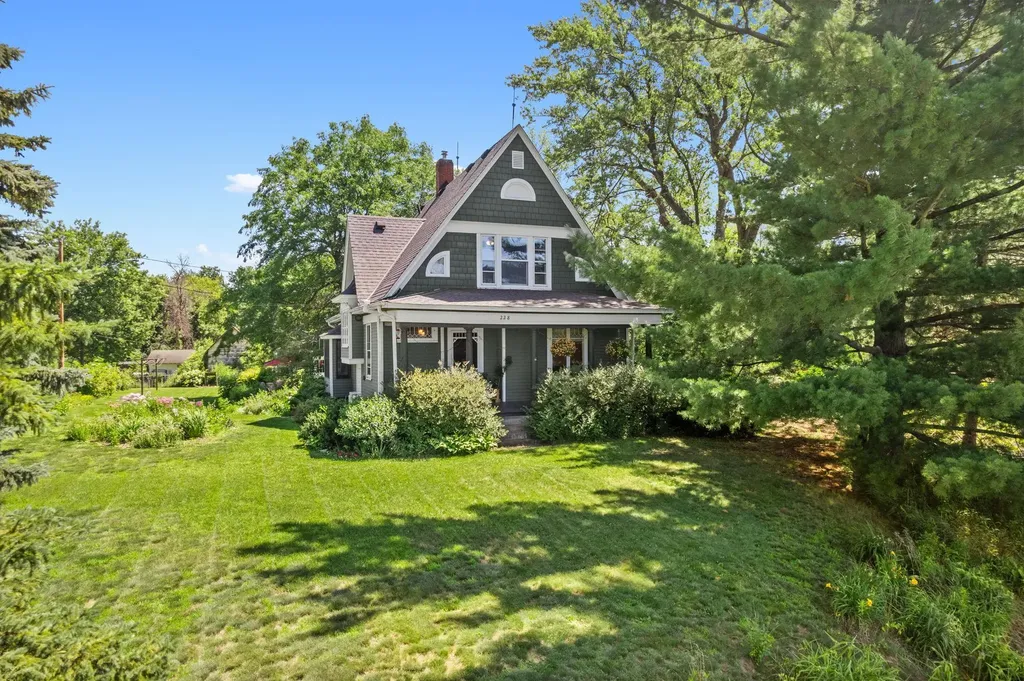 228 Summit Avenue Center City MN 55012