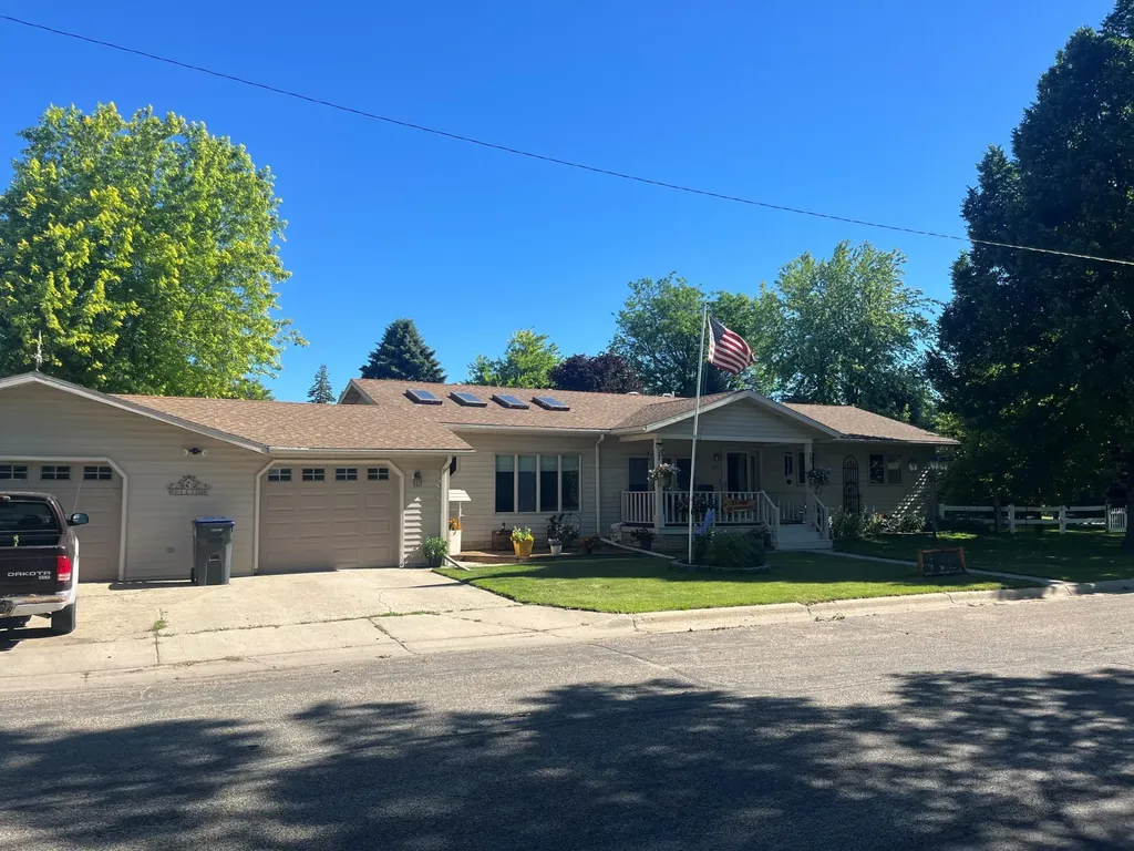 301 5th Street SW Hankinson ND 58041