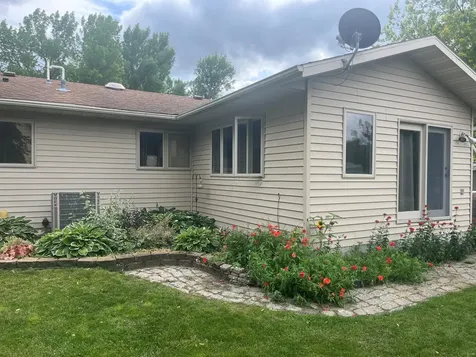 301 5th Street SW Hankinson ND 58041