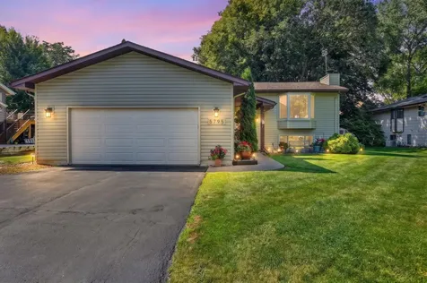 5795 Amy Lane Maple Plain MN 55359