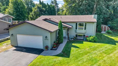 5795 Amy Lane Maple Plain MN 55359