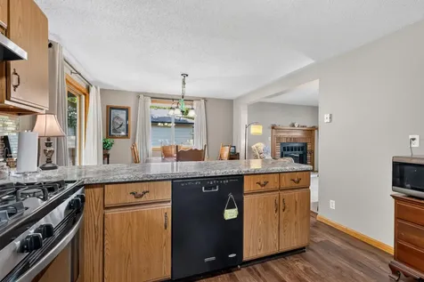 5795 Amy Lane Maple Plain MN 55359