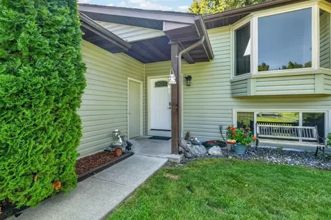 5795 Amy Lane Maple Plain MN 55359