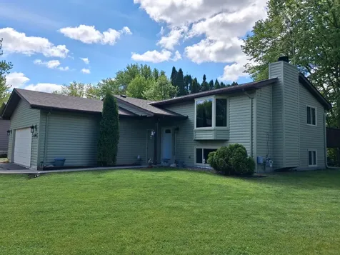 5795 Amy Lane Maple Plain MN 55359