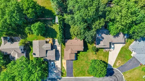 5795 Amy Lane Maple Plain MN 55359