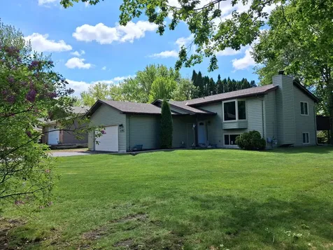 5795 Amy Lane Maple Plain MN 55359