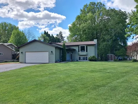 5795 Amy Lane Maple Plain MN 55359