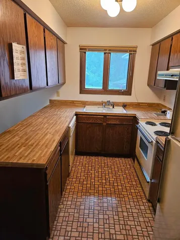 7408 W 100th Street Bloomington MN 55438