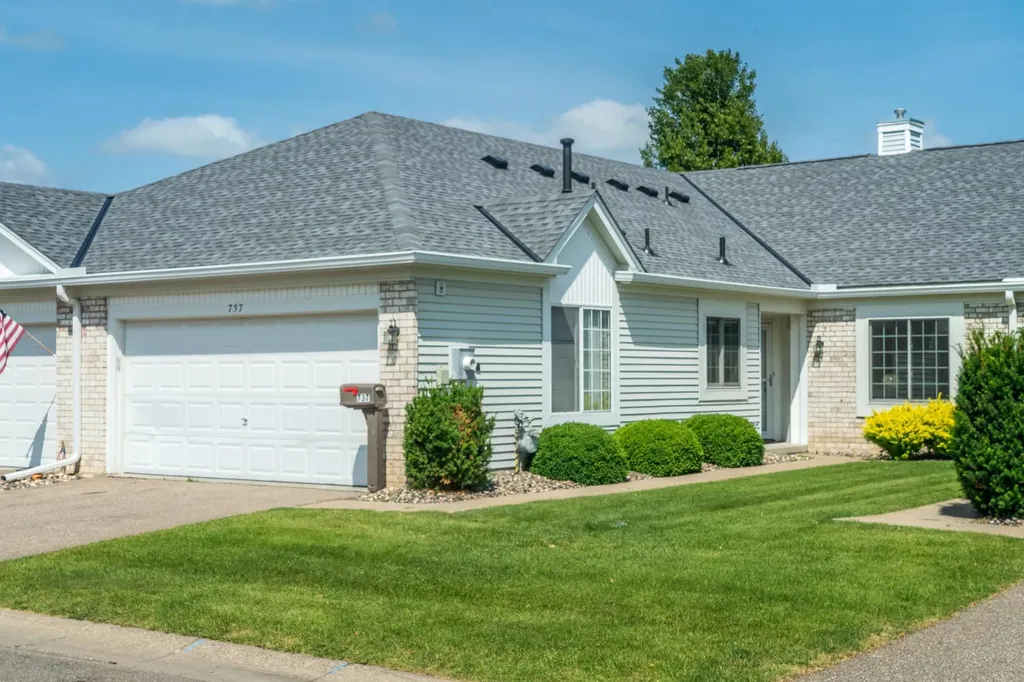 737 Markgrafs Lake Draw Woodbury MN 55129