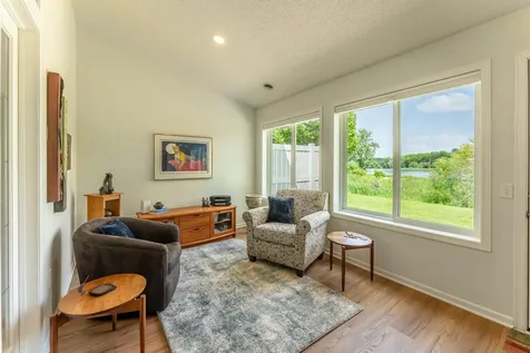 737 Markgrafs Lake Draw Woodbury MN 55129