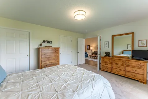 737 Markgrafs Lake Draw Woodbury MN 55129
