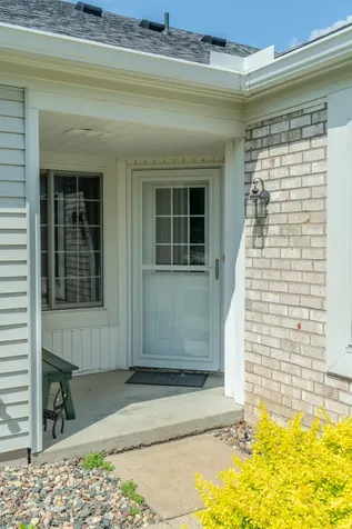 737 Markgrafs Lake Draw Woodbury MN 55129