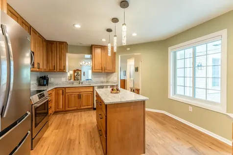 737 Markgrafs Lake Draw Woodbury MN 55129