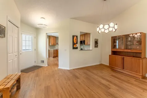 737 Markgrafs Lake Draw Woodbury MN 55129