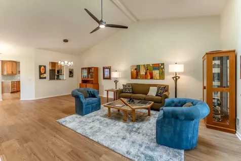 737 Markgrafs Lake Draw Woodbury MN 55129