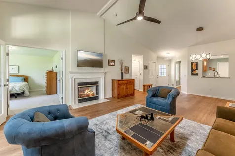 737 Markgrafs Lake Draw Woodbury MN 55129