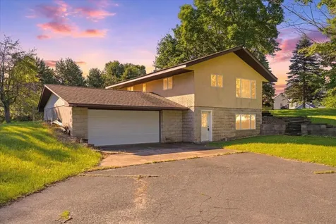 796 Magnor Lake Drive Clayton WI 54004