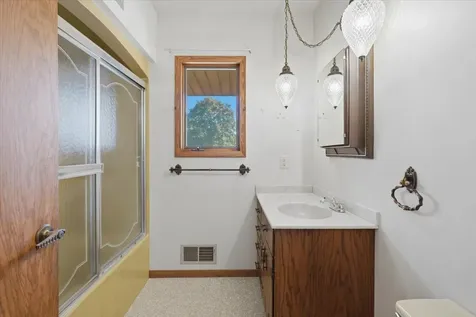 796 Magnor Lake Drive Clayton WI 54004