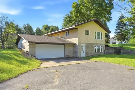 796 Magnor Lake Drive Clayton WI 54004