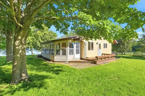 796 Magnor Lake Drive Clayton WI 54004
