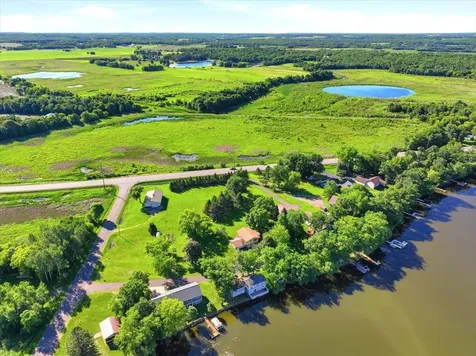 796 Magnor Lake Drive Clayton WI 54004