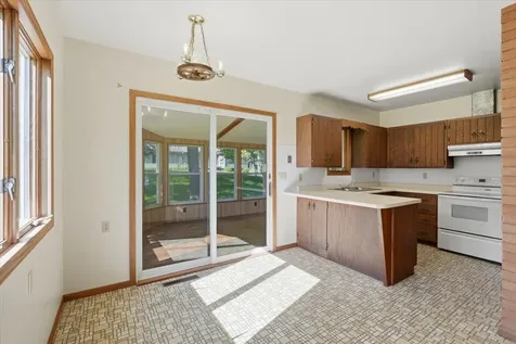 796 Magnor Lake Drive Clayton WI 54004