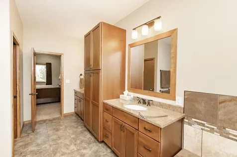 3814 22nd Avenue S Moorhead MN 56560