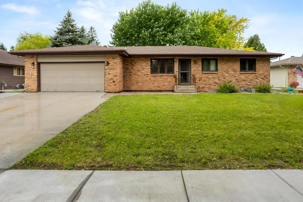 3715 Burritt Street S Fargo ND 58104