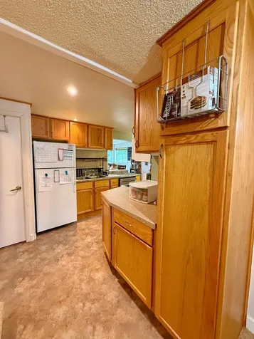 744 5th Avenue NW Valley City ND 58072