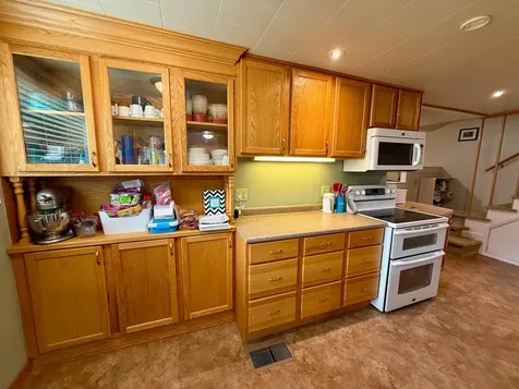 744 5th Avenue NW Valley City ND 58072