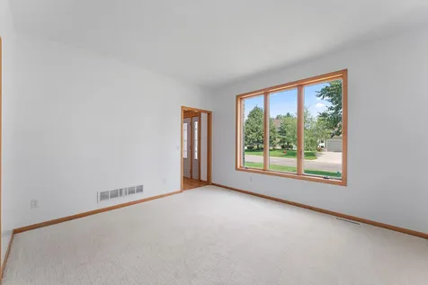 6172 104th Circle N Brooklyn Park MN 55443