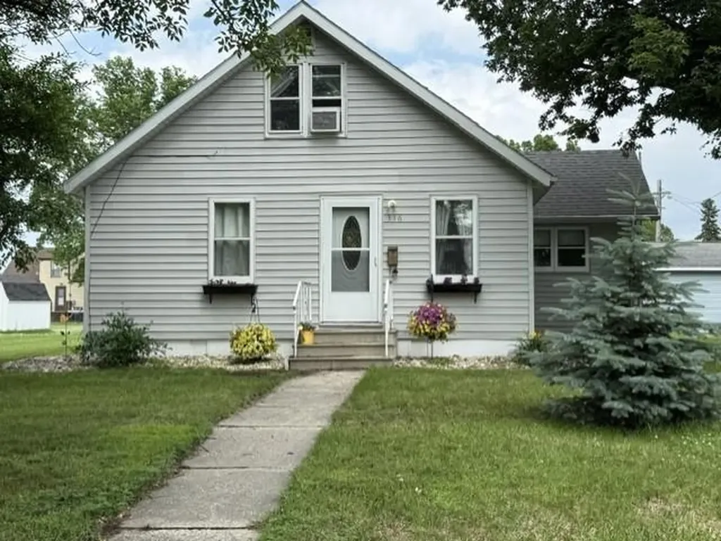 316 Oak Street Breckenridge MN 56520