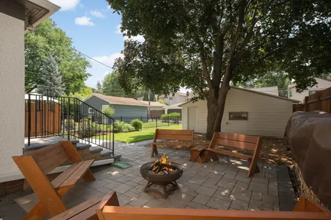 2132 Stanford Avenue Saint Paul MN 55105