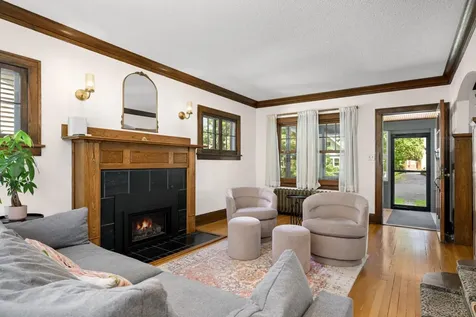 2132 Stanford Avenue Saint Paul MN 55105
