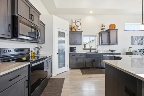 1819 67th Avenue S Fargo ND 58104