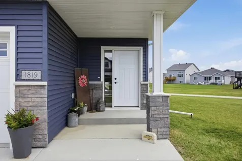 1819 67th Avenue S Fargo ND 58104
