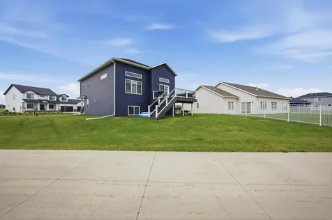 1819 67th Avenue S Fargo ND 58104