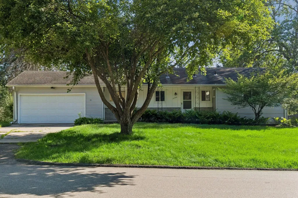 16329 Temple Terrace Minnetonka MN 55345
