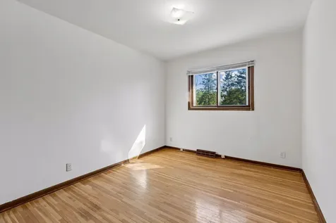 16329 Temple Terrace Minnetonka MN 55345