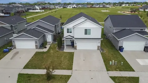 3034 38th Avenue S Moorhead MN 56560