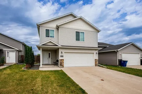 3034 38th Avenue S Moorhead MN 56560