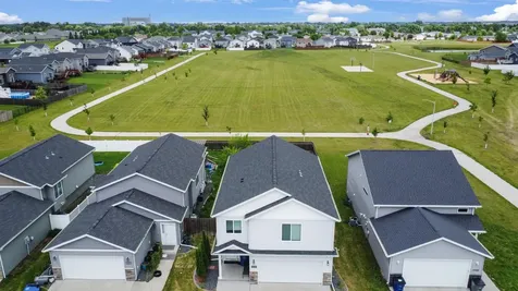 3034 38th Avenue S Moorhead MN 56560