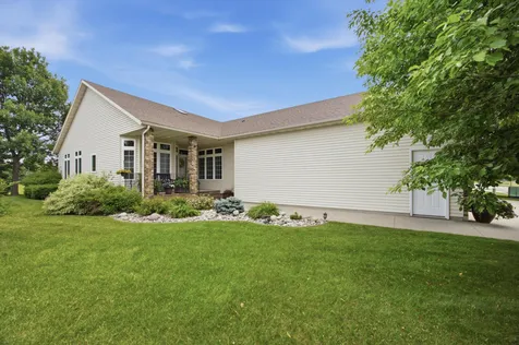 424 44th Avenue S Moorhead MN 56560