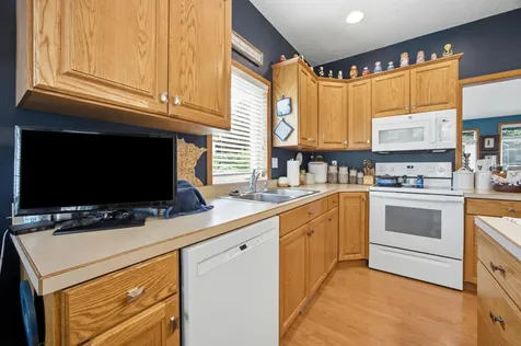 424 44th Avenue S Moorhead MN 56560