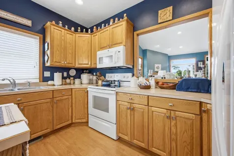 424 44th Avenue S Moorhead MN 56560