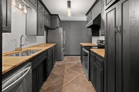 62 18th Avenue N Fargo ND 58102