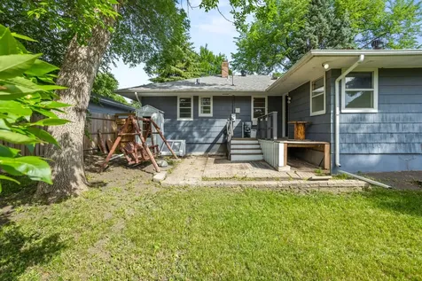 62 18th Avenue N Fargo ND 58102
