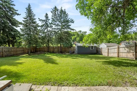 62 18th Avenue N Fargo ND 58102