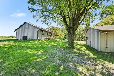 29499 390th Street Le Sueur MN 56058