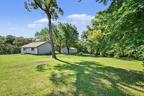 29499 390th Street Le Sueur MN 56058